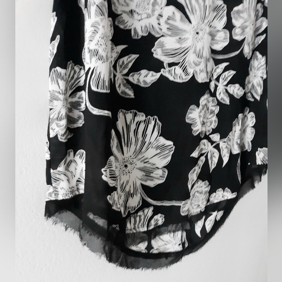 Who What Wear Floral Blouse - Picture 3 of 5